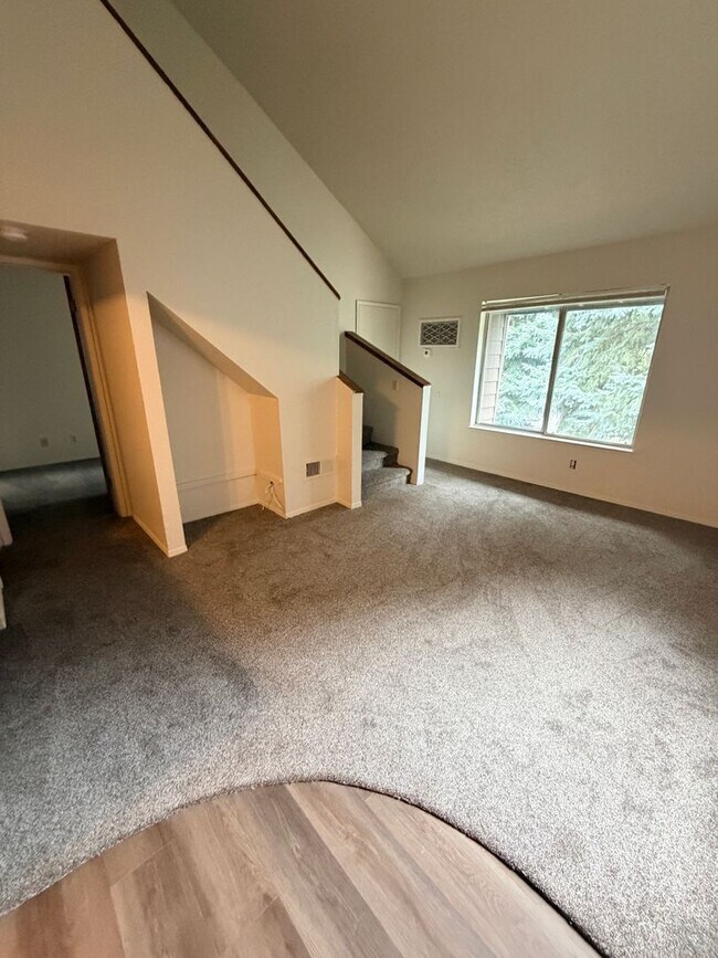 1200 S Riordan Ranch St