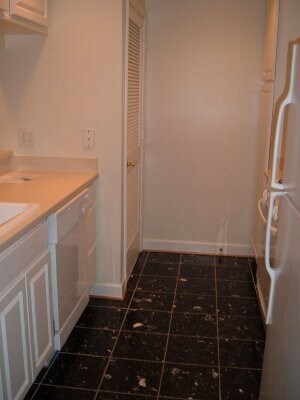 Building Photo - Updated 1BR Condo with Parking Near Virgin... Unit 313