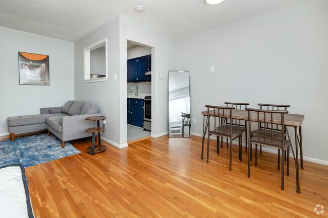 Interior Photo - Soho Towers Rental