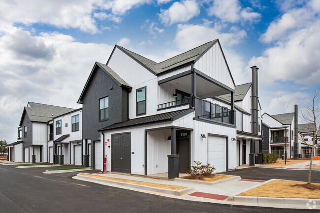 Apartment Homes/w Garages - The Collins Luxury Apartments