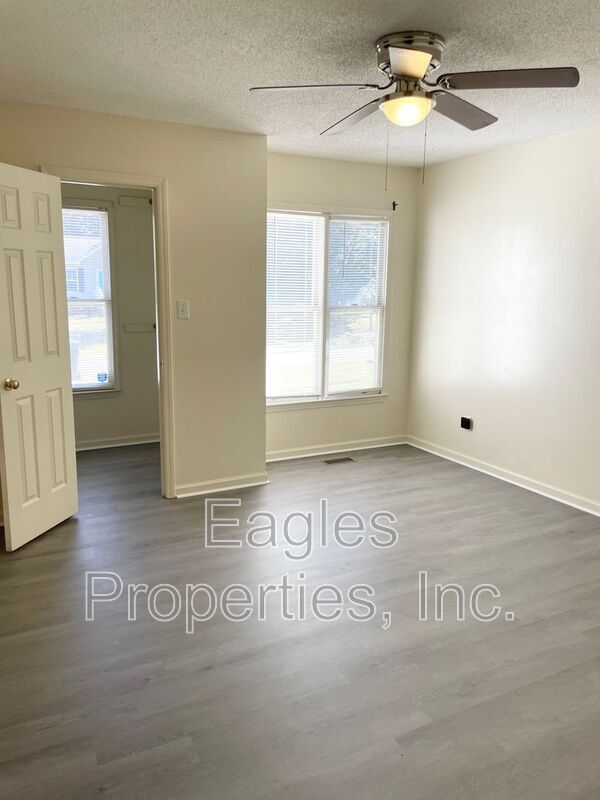 Photo - 1209 N John St
