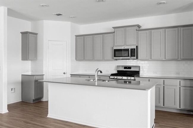 Photo - 325 Escondido Cir