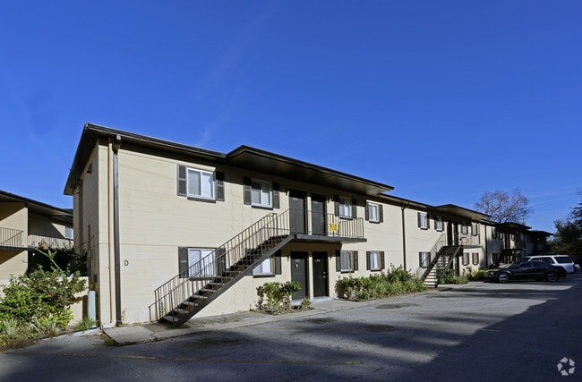 Paloma's Apartments