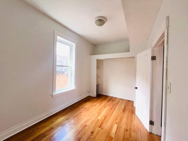 Photo - 3268 W Fullerton Ave Unidad 2