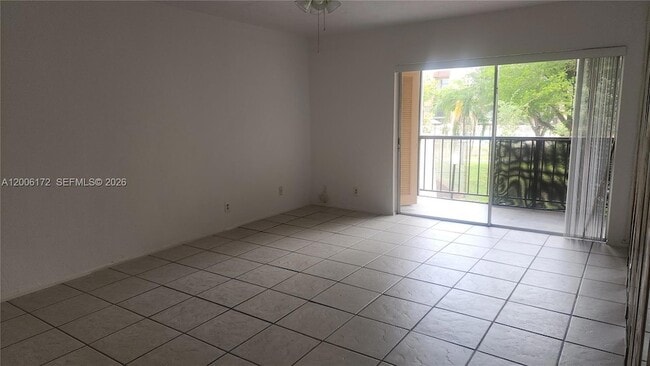 Photo - 13707 SW Kendale Lakes Cir Unidad 205