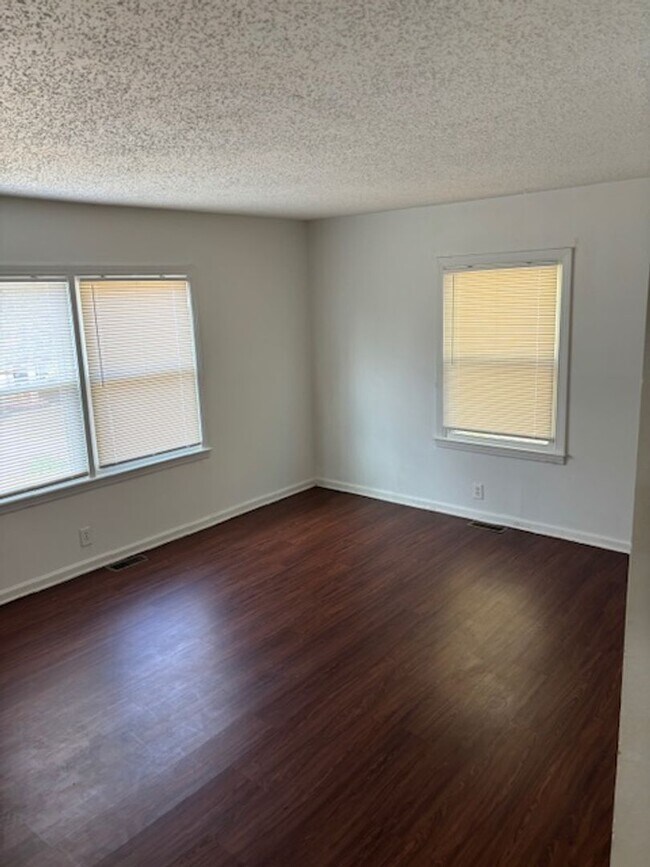 Photo - 621-623 N Pleasant St Unit 623 N Pleasant St