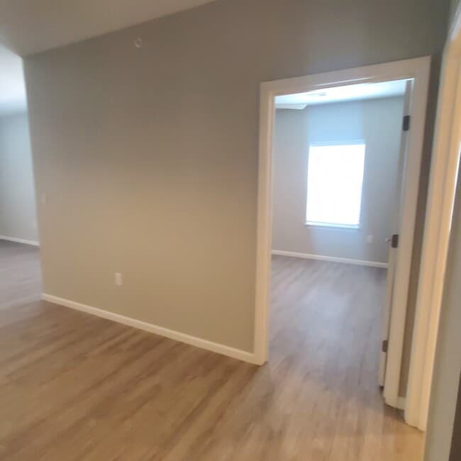 2025 W Grand St Unit 100
