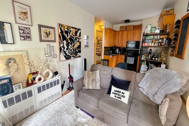 Building Photo - 160 E 91st St