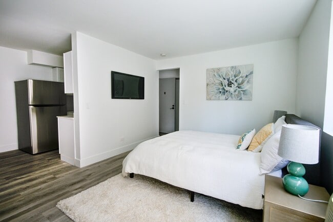 Photo - 5314 N Damen Ave