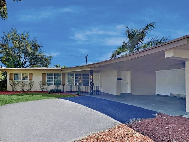 Building Photo - 2242 NE 62nd St