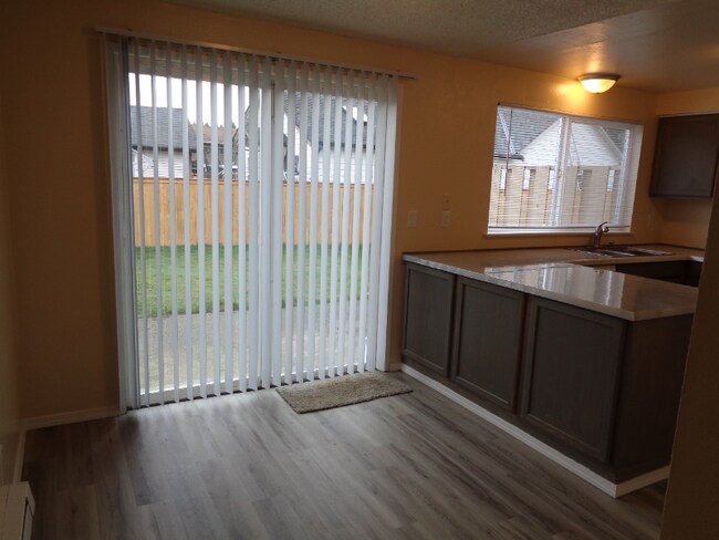 Photo - 609 E 1st St Casa