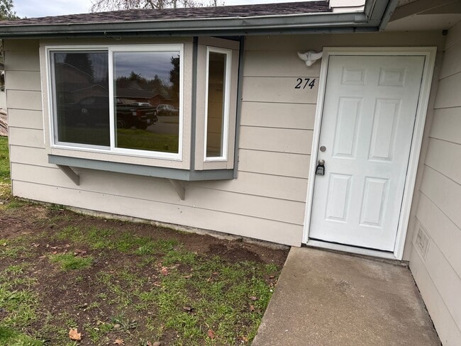 Photo - Beautifully updated 2 bedroom 1.5 bath duplex in Springfield!