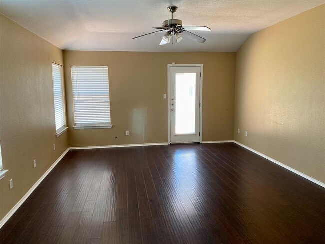 Photo - 1608 Mentone Dr