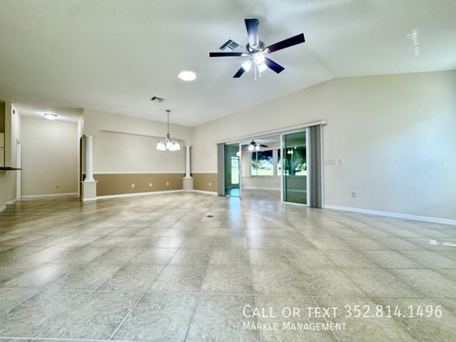 Photo - 487 Thistledown Way