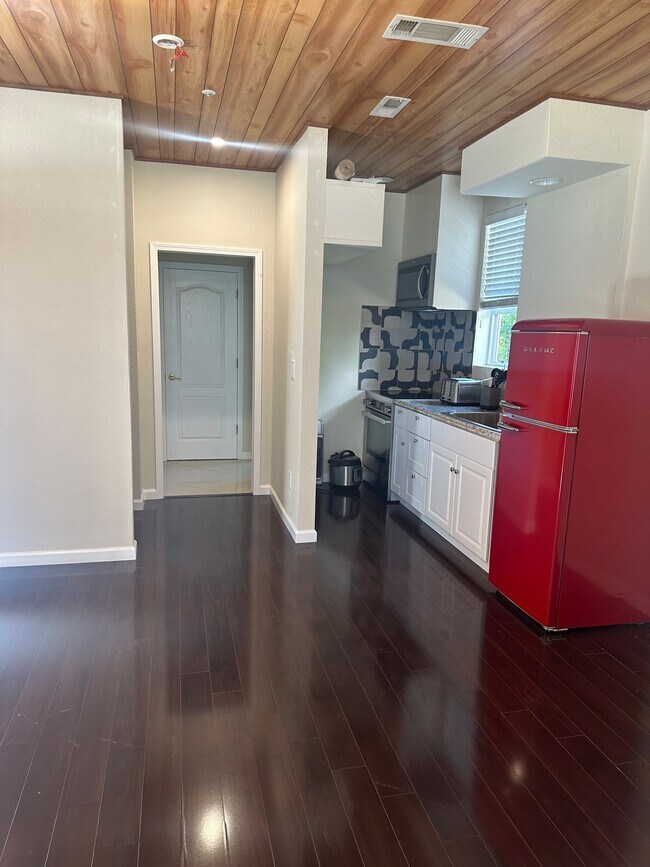 Photo - 35 Peacock Cir Unidad studio