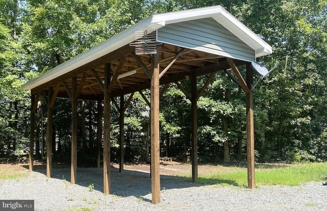 Photo - 64 Hemlock Ln