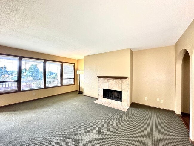 Photo - 2bd/2ba Kirkland Condo Unit 305