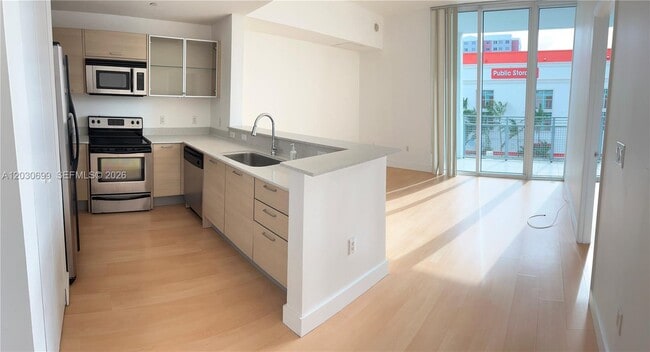 Photo - 350 NE 24th St Unidad 407
