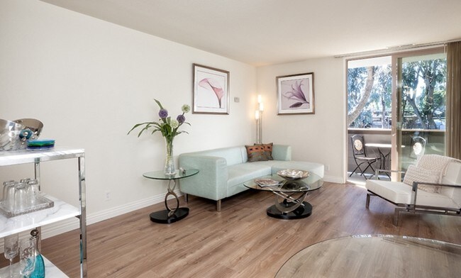 Updated Wood Flooring - Palo Alto Plaza Apartments