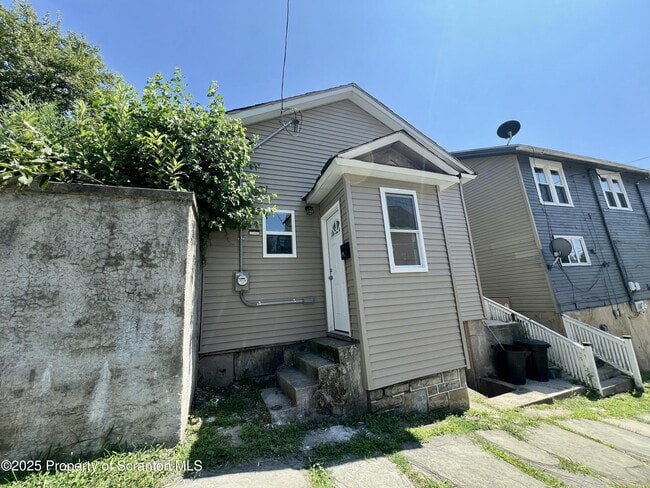 Building Photo - 337 S Hyde Park Ave Rental