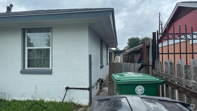 Building Photo - 122 Red Ripple Rd Rental