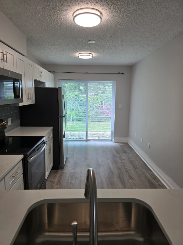 Photo - 843 Cambridge Ct