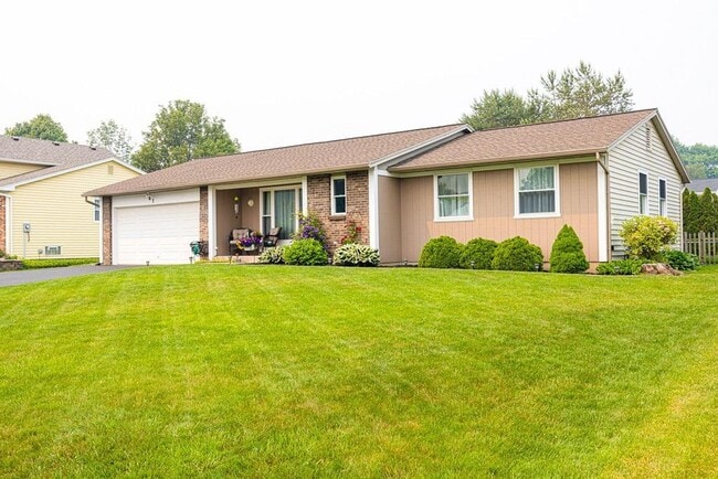 Photo - Amazing 3 Bedroom and 2 Full Bath Home For Rent in Greece Available Now.