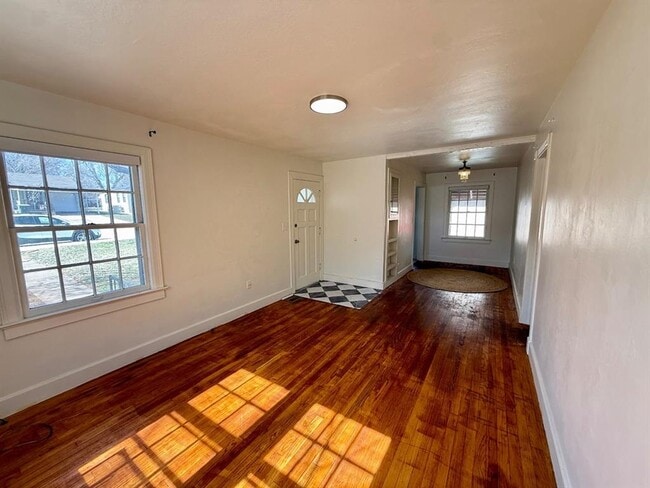 Photo - 730 S Littler Ave