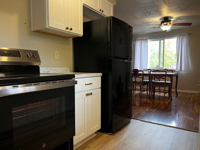 Photo - 925 Olympic Ave