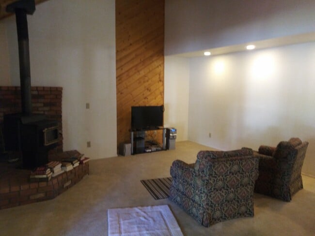 Photo - 1701 W Hall St Unit 1