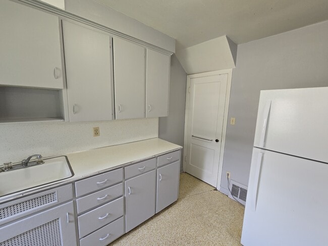 Photo - 263 Madison St
