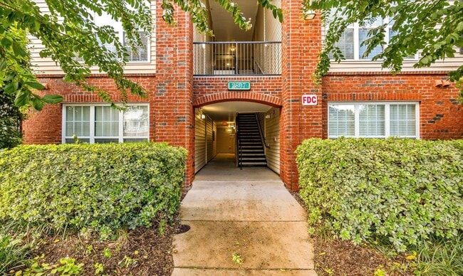 Building Photo - 2807 Bloomfield Ln Rental