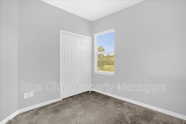 Photo - 6785 Tussilago Way