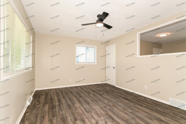 Photo - 1140 Baron Ave
