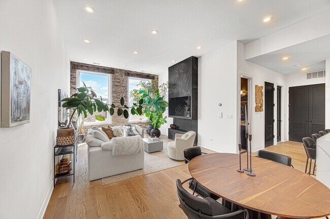 Photo - 915 N Hoyne Ave Unit 8