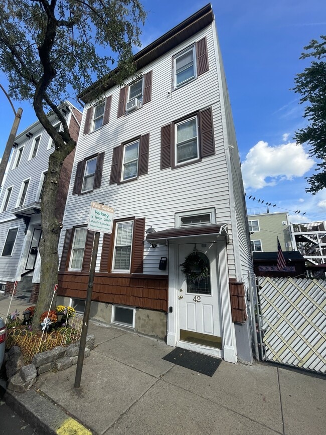 Photo - 42 Jeffries St Townhome