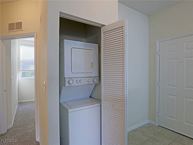 Building Photo - 4133 Bellasol Cir Unit 322