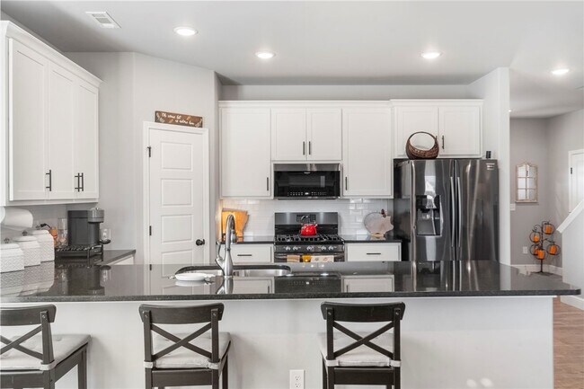 Photo - 102 Manfield Ave