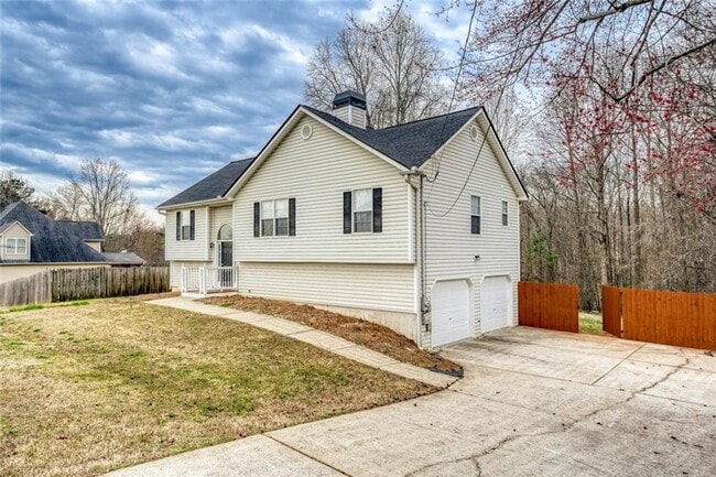 Building Photo - 136 River Walk