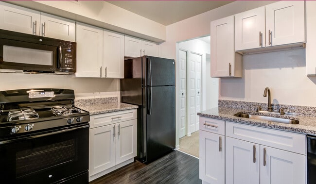 Photo - Fairway Apartments