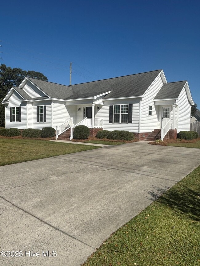 Photo - 2585 Forbes Ave