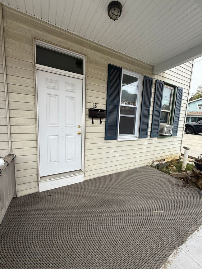 Photo - 2 bedroom with a bonus room! Newville PA!