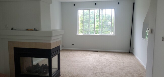 Photo - 587 S Parkside Dr