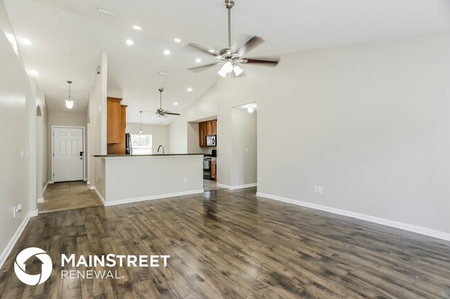 Photo - 12133 Versailles St