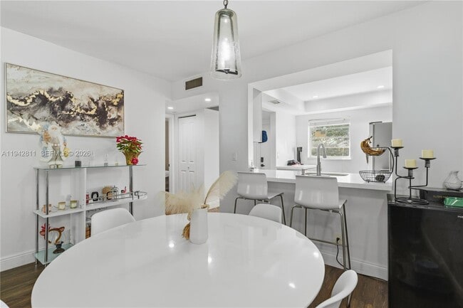 Photo - 9340 Lagoon Pl Unit 304