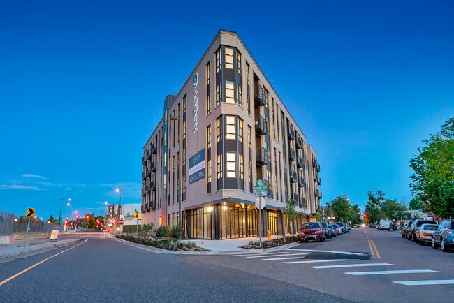Building Photo - Aston Rental