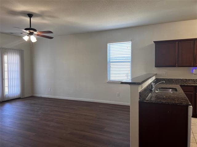 Photo - 208 Cottonwood Dr