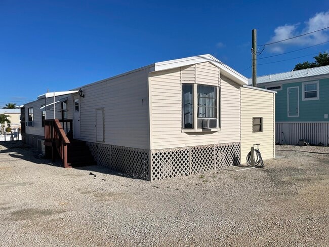 Building Photo - 1656 Pine Channel Dr