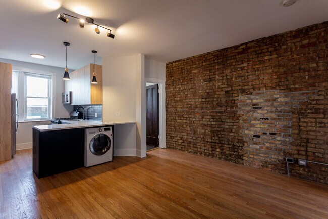 Photo - 4011 N Lowell Ave Unit 3W