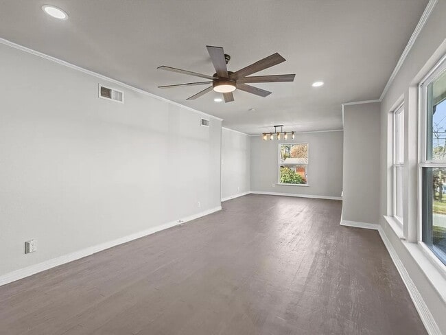 Photo - 1330 Graham Dr